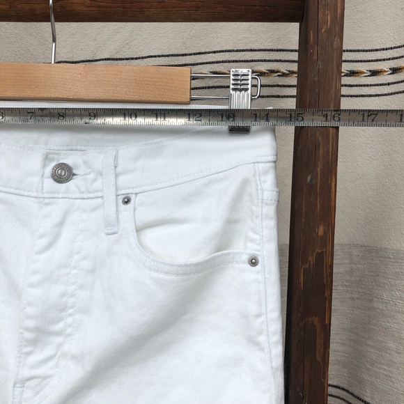 NWOT White Levi’s Crop Jeans - Picture 4 of 8